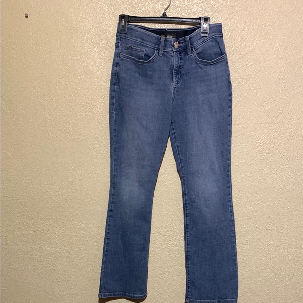 Lee Jeans 6 Short Blue Stretchy Logo Embroidered Pockets Bootcut Mid Rise Cotton